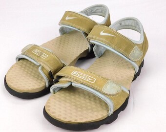 Vintage Nike ACG-sandalen damesmaat 8,5 lichtblauw, schoongemaakt en versleten leer