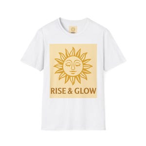 サンライズ ラディアンス ユニセックス ソフトスタイル Tシャツ。夢想家、ヒーラー、光をもたらす人向け。快適なフィット感。倫理的に製造。送料無料。輝く