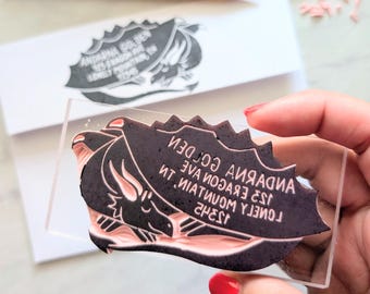 Sello de goma con dirección de dragón: regalo personalizado de Booktok