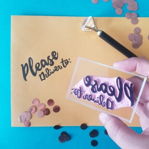 Bezorgen aan rubberstempel, stempel voor envelop voor briefschrijvers en kleine bedrijven, handgeletterd springlettertype | Zout en papier