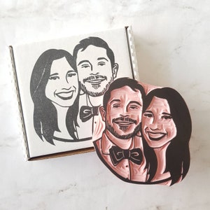Benutzerdefiniertes Porträt Geschenk für Hochzeit oder Verlobung, personalisierter Stempel der Paare Gesichter, perfekt für Save the Dates | Salz & Papier