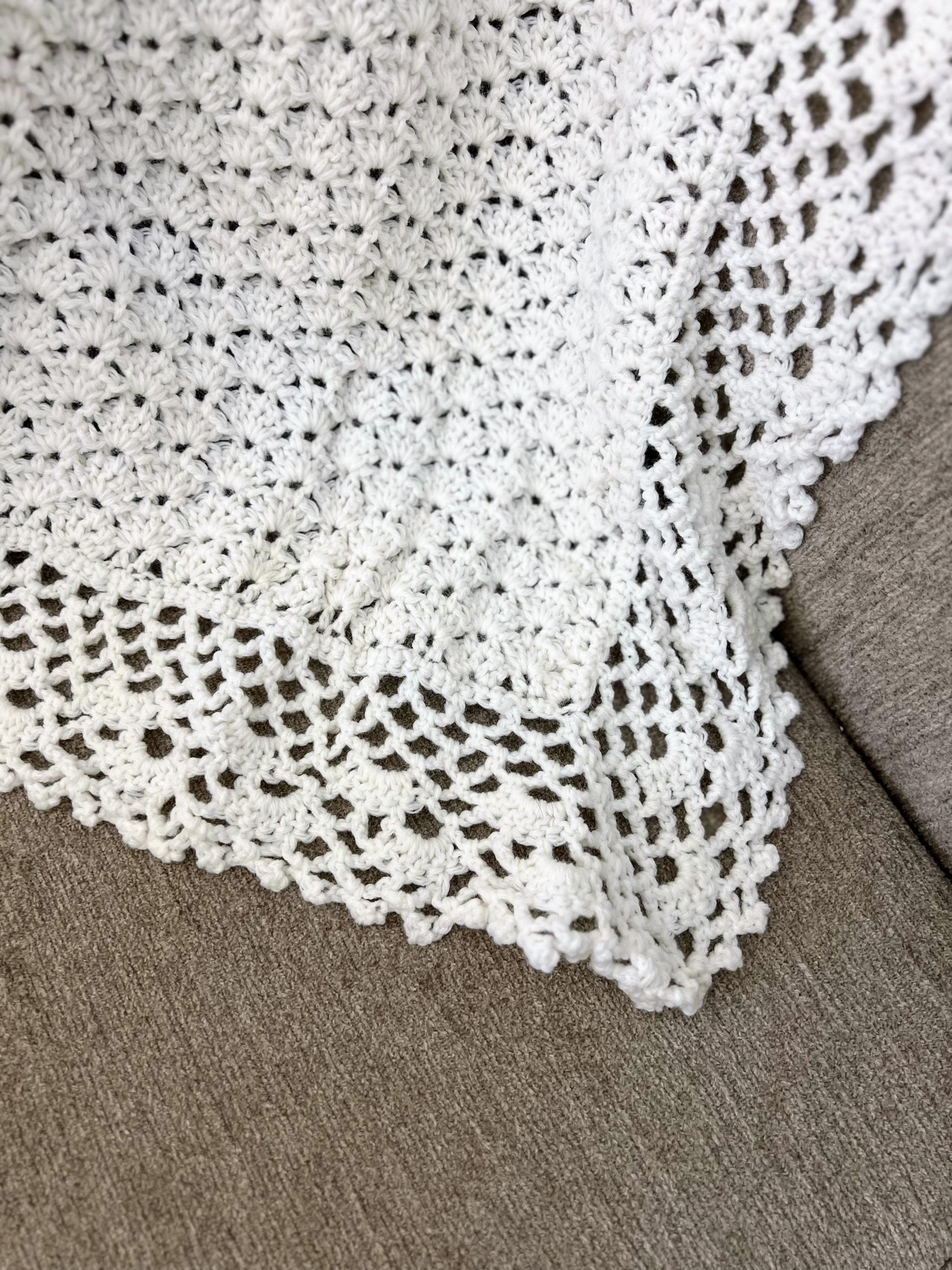 Lacey Shells - Handmade Baby Blanket – Elegant White Crochet  display picture 1