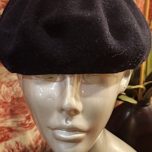Vintage Black Beret - SL TOLOSA