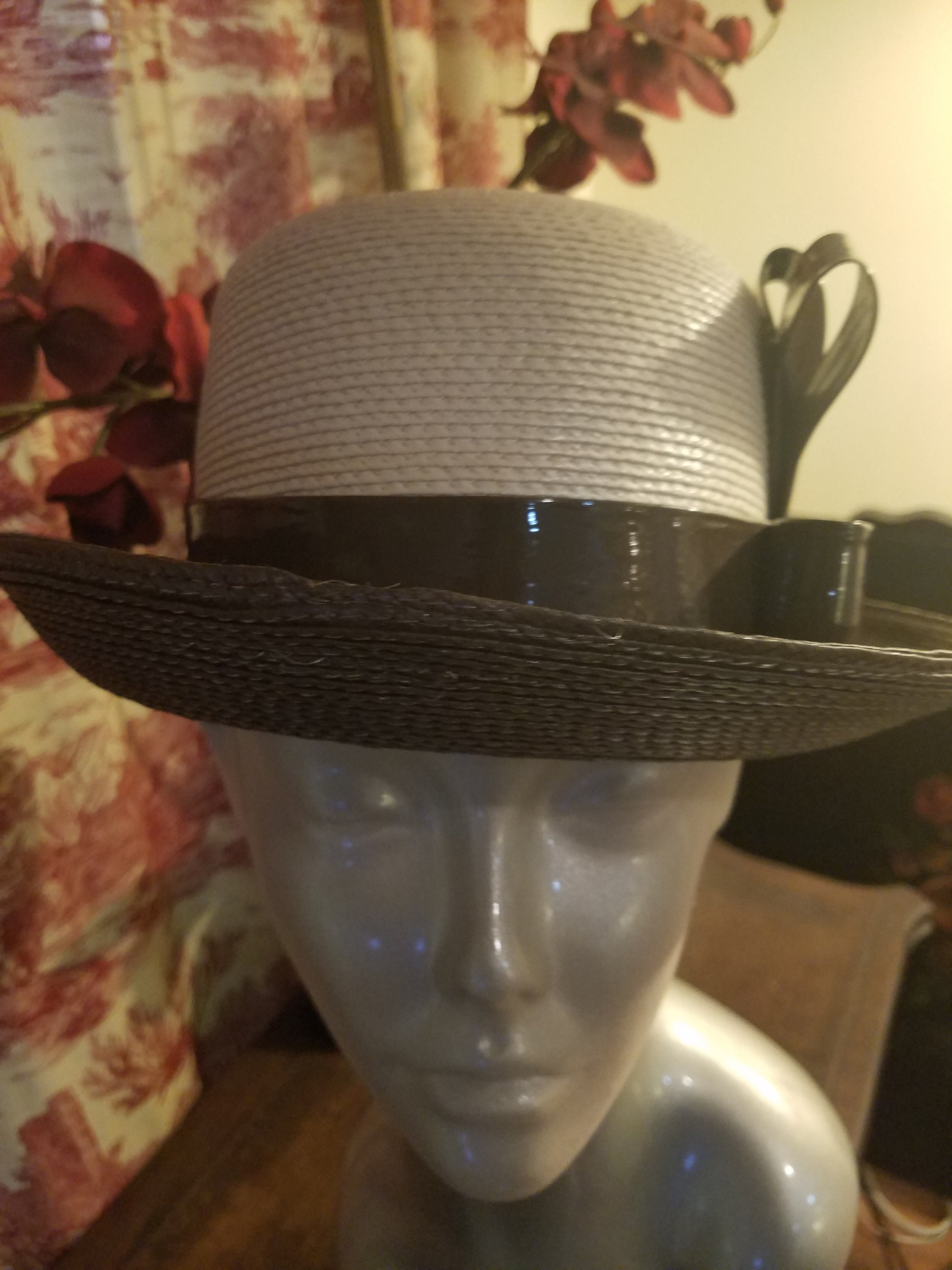 Vintage 1980\'s Retro Art Deco White straw black Bow Rounded brim Derby hat 1980 main image 3