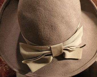 Vintage MR. JOHN Classic Hat - Soft Grey