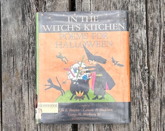 In the Witch's Kitchen Poems for Halloween compiled by John Brewton Lorraine Blackburn George Blackburn 1980 First Edition Vintage Book