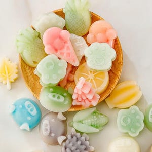 Wax Candy with Syrup in the middle,Assorted Fruit Flavors,Various styles,Suitable for Chewing to Relieve Stress