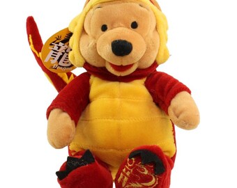 Peluche Disney tipo Beanbag - Pooh el Dragón del Zodiaco Chino (Winnie the Pooh) (37 cm)