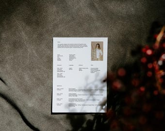 Minimalist and Stylish CV Template for Designers – Clean & Structured Resume Layout