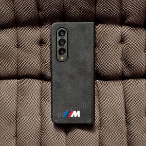 Custodia per telefono in pelle Alcantara® personalizzata ispirata alla BMW fatta a mano / Custodia in materiale per interni di auto sportive per Samsung Galaxy Z Fold6, Galaxy Z Fold5