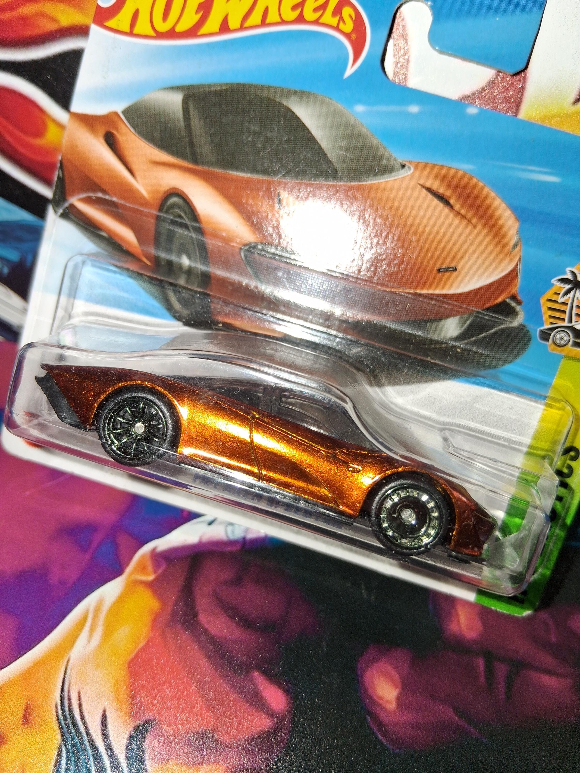 Hot Wheels Mclaren Speedtail Super Treasure Hunt Short Card. Pearl