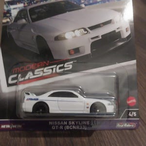 Hotwheels Premium Car Culture Modern Classics Nissan Skyline GTR (BCNR33) super rare à trouver en bel état beau cadeau pour tous