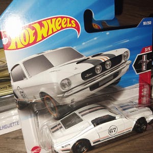 Hotwheels mustang 60 White 67 ShelbyGT500 kurze karte Selten zu finden in schönem Zustand schönes Geschenk für jedes Alter