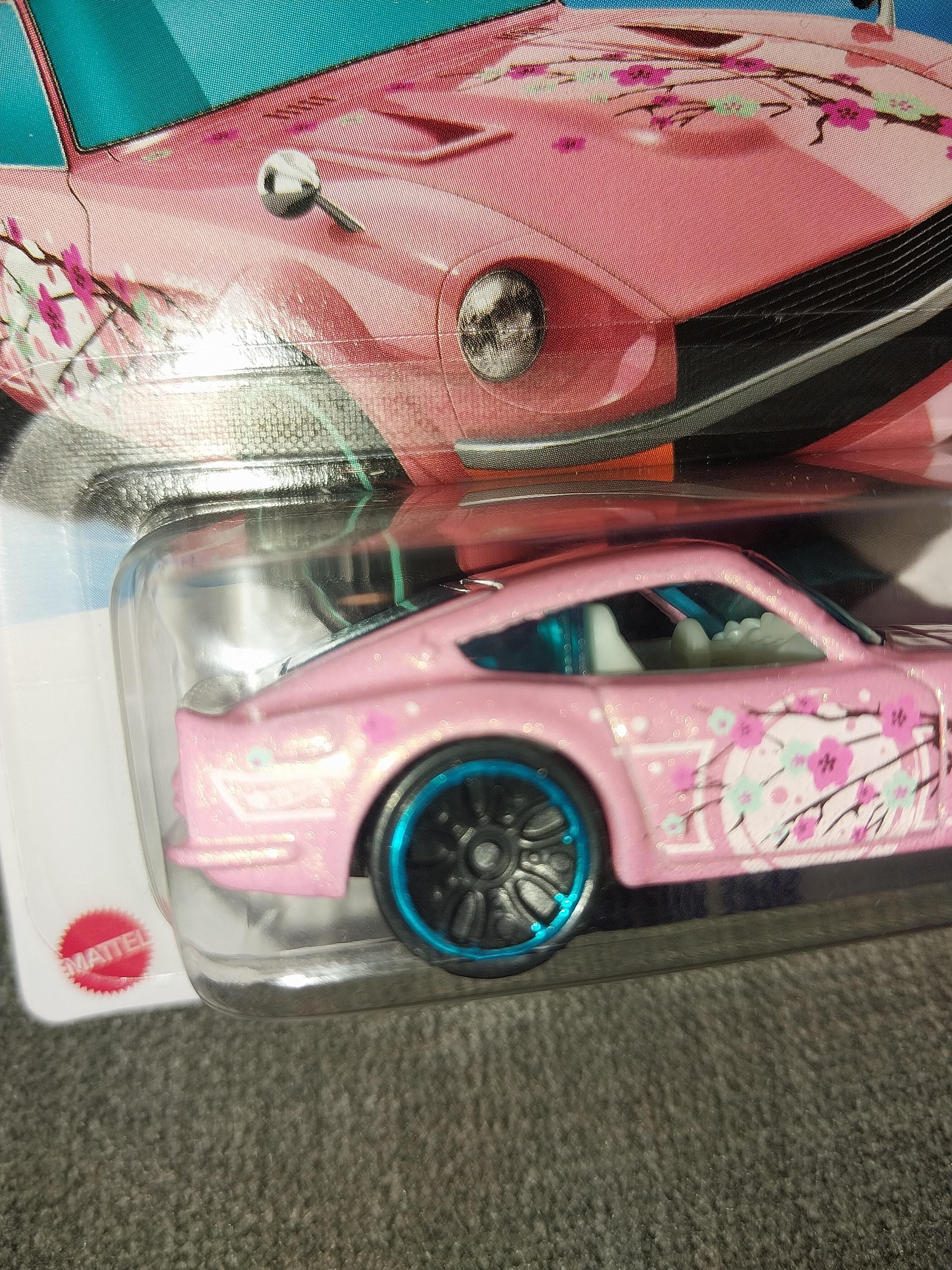 ホットウィール ピンク ダットサン 240Z アートカー：レアなショート