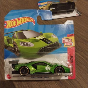 Hotwheels toen en nu groen nr. 17 2016 Ford GT-racekaart Zeldzaam te vinden in prachtige staat mooi cadeau voor alle leeftijden