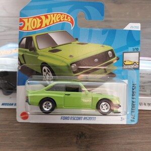 Hotwheels Factory Fresh Green with swapped rubber wheels Green Ford Escort RS2000.  card Rare to find  lovely gift for all ages