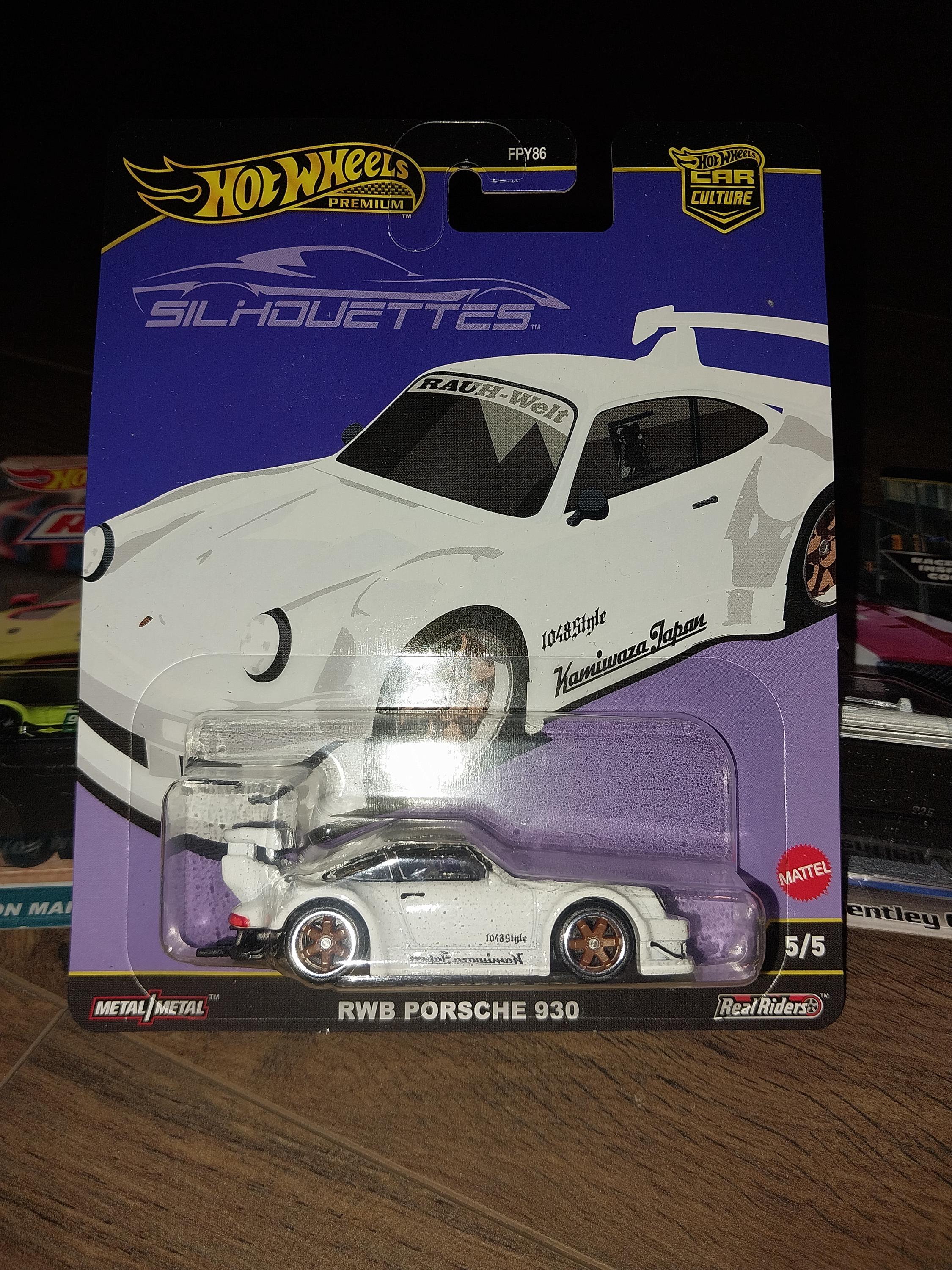 Hotwheels Premium Car Culture Silhouette White RWB Porsche 930 5/5