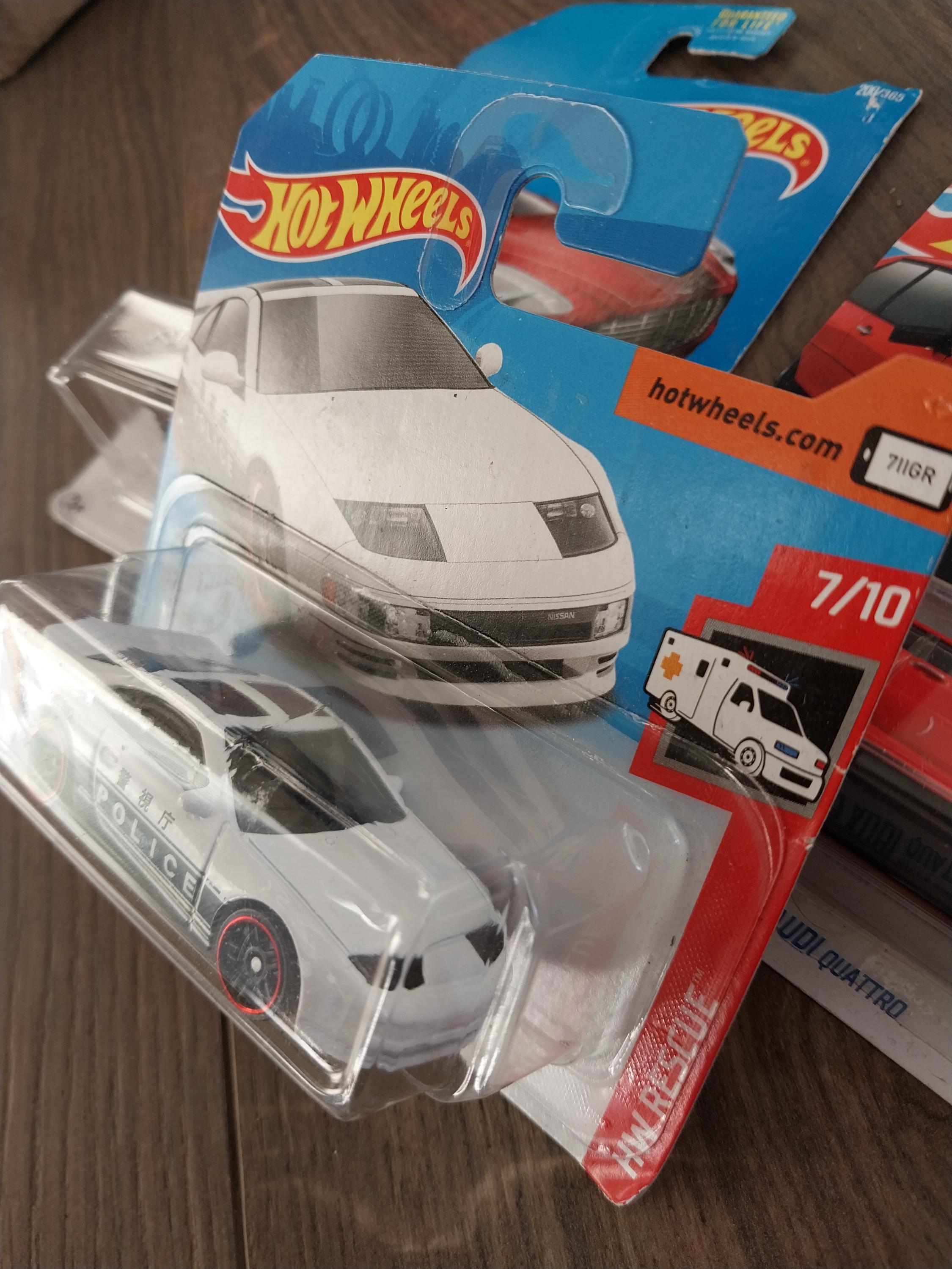 ホットウィール 日産 300ZX ツインターボ：ホワイト レスキュー