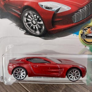 Hotwheels HW Exotics Red Aston Martin One-77 lange Karte Selten in schönem Zustand schönes Geschenk für alle Altersgruppen zu finden
