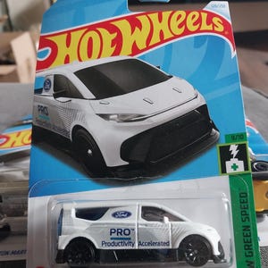 Hotwheels HW Green Speed White Ford Performance Supervan 4 tarjeta larga Raro de encontrar en hermosas condiciones, hermoso regalo para todas las edades