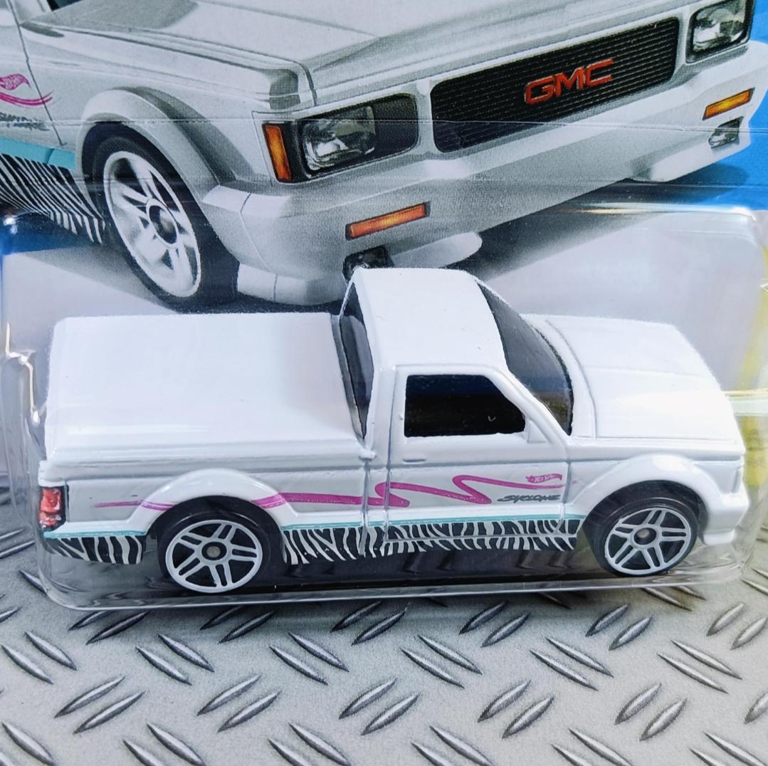 Hotwheels 91 GMC Syclone: Pearl White, the 90's Series - Etsy Canada