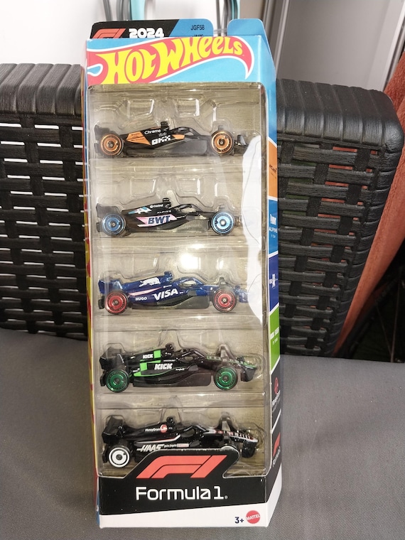 Hot Wheels 2024 Formula One Team ミニカー ２台 Hot Wheels Premium Formula 1 2024 - Mix 2