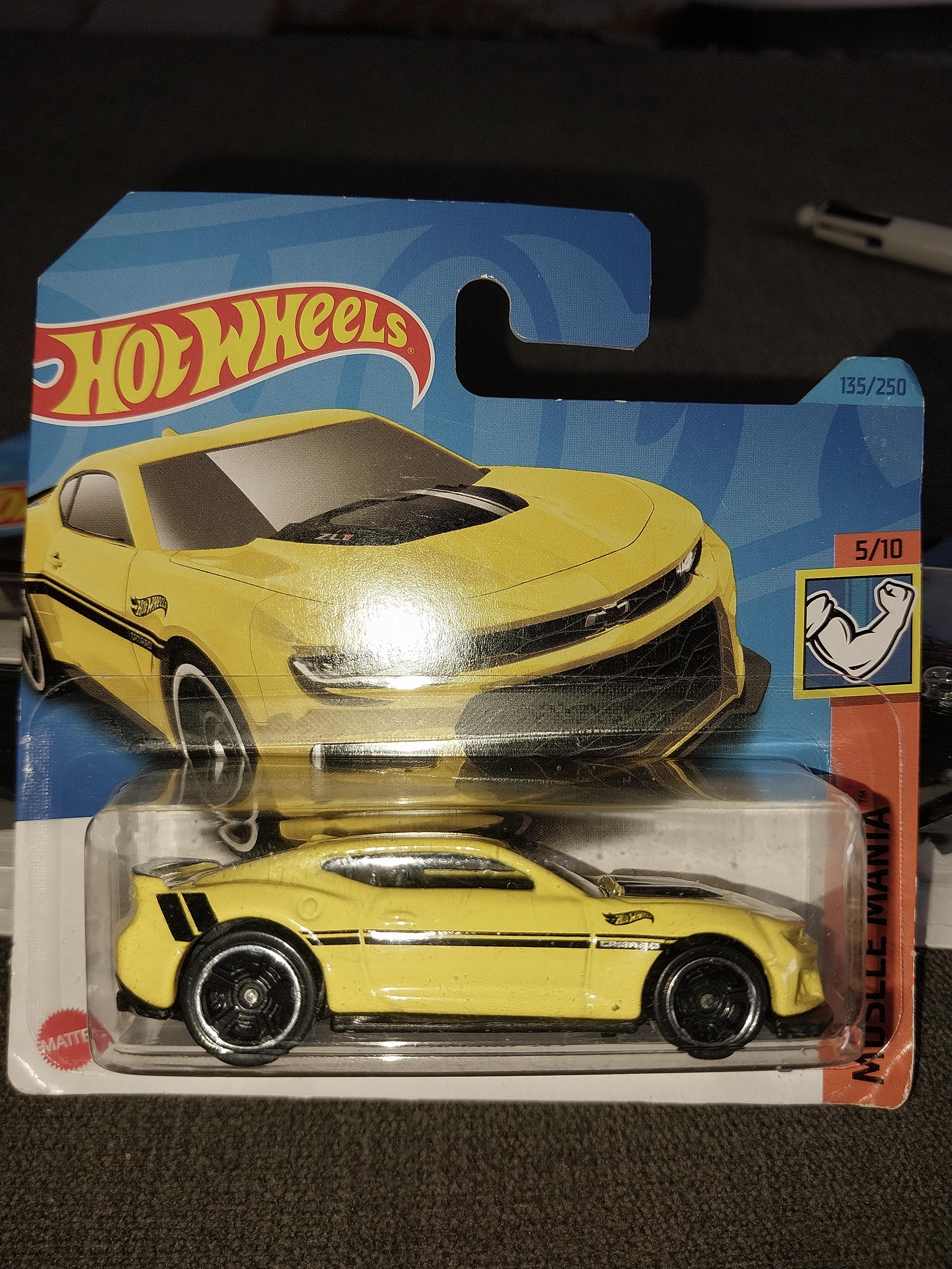ホットウィール イエロー バンブルビー カマロ ZL1: マッスルマニア