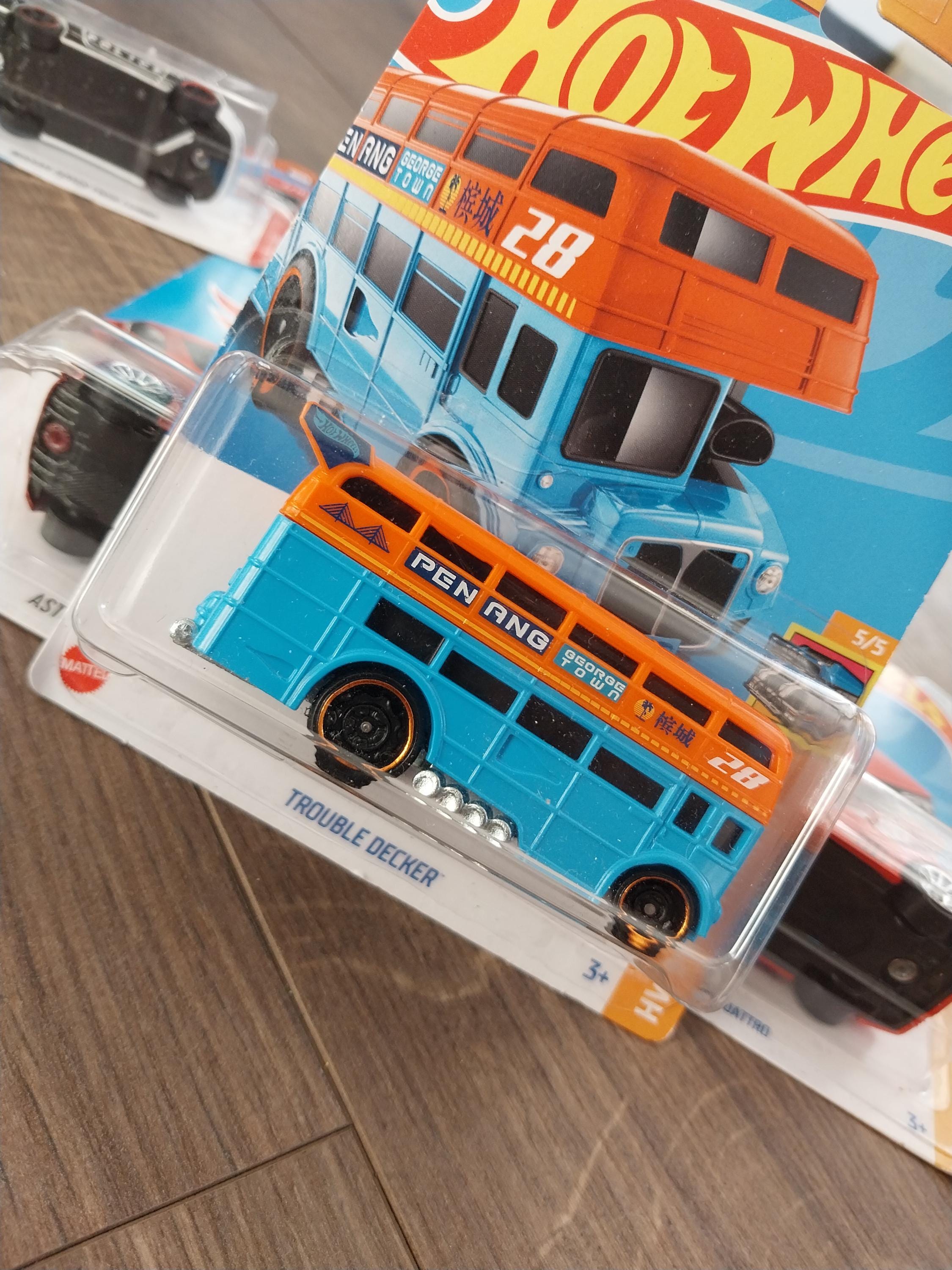 Hotwheels Netflix Lets Race Trouble Decker Bus - HW Fast Transit