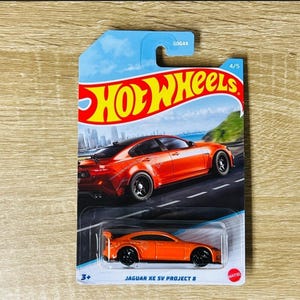 Hotwheels Jaguar XE SV Project 8 orange Luxusflecken sudan selten, in schönem Zustand lange Karte schönes Geschenk für Groß und Klein