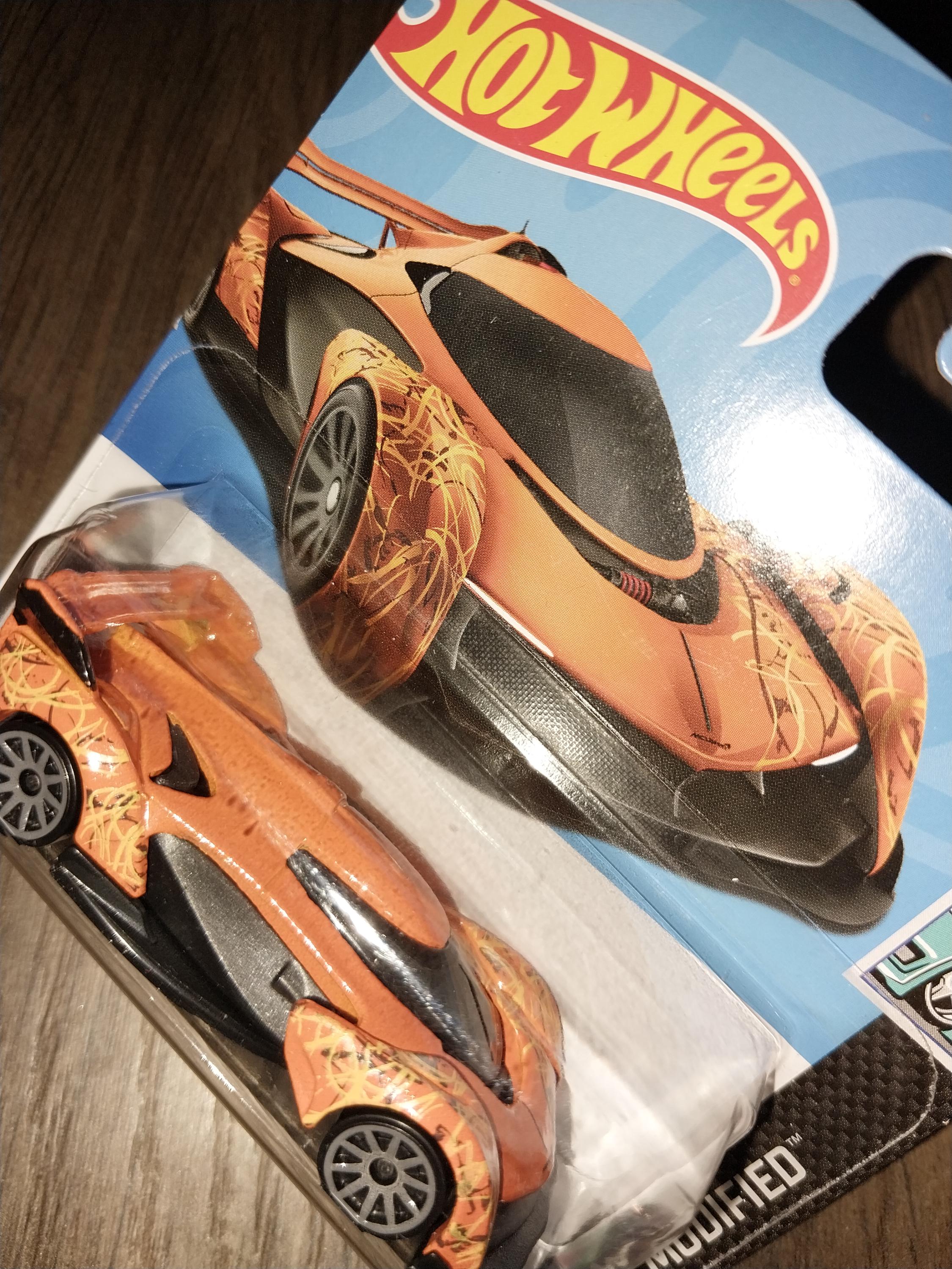 ホットウィール マクラーレン ソラス GT：オレンジ ダイキャストカー
