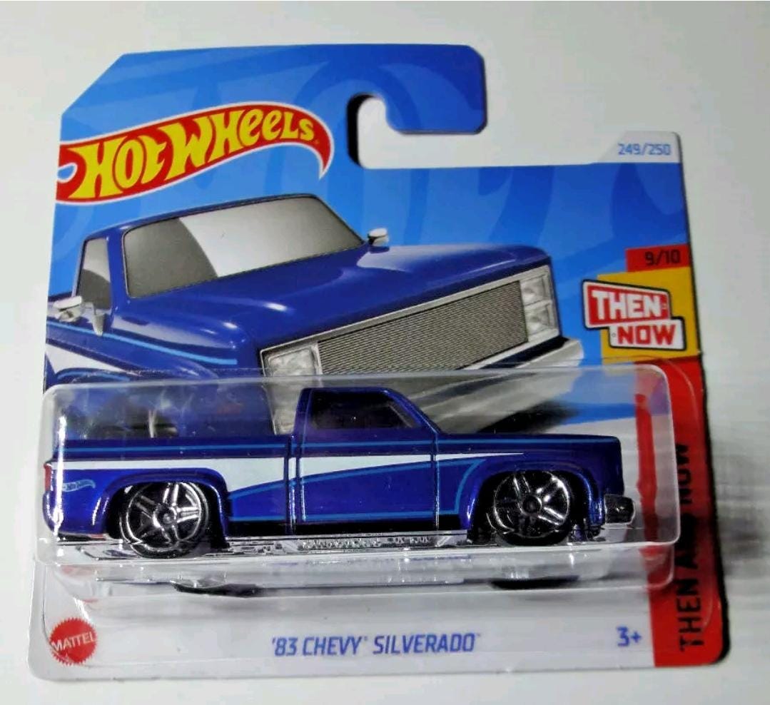 ホットウィール '83 シボレー シルバラード：ダークブルー 過去と現在