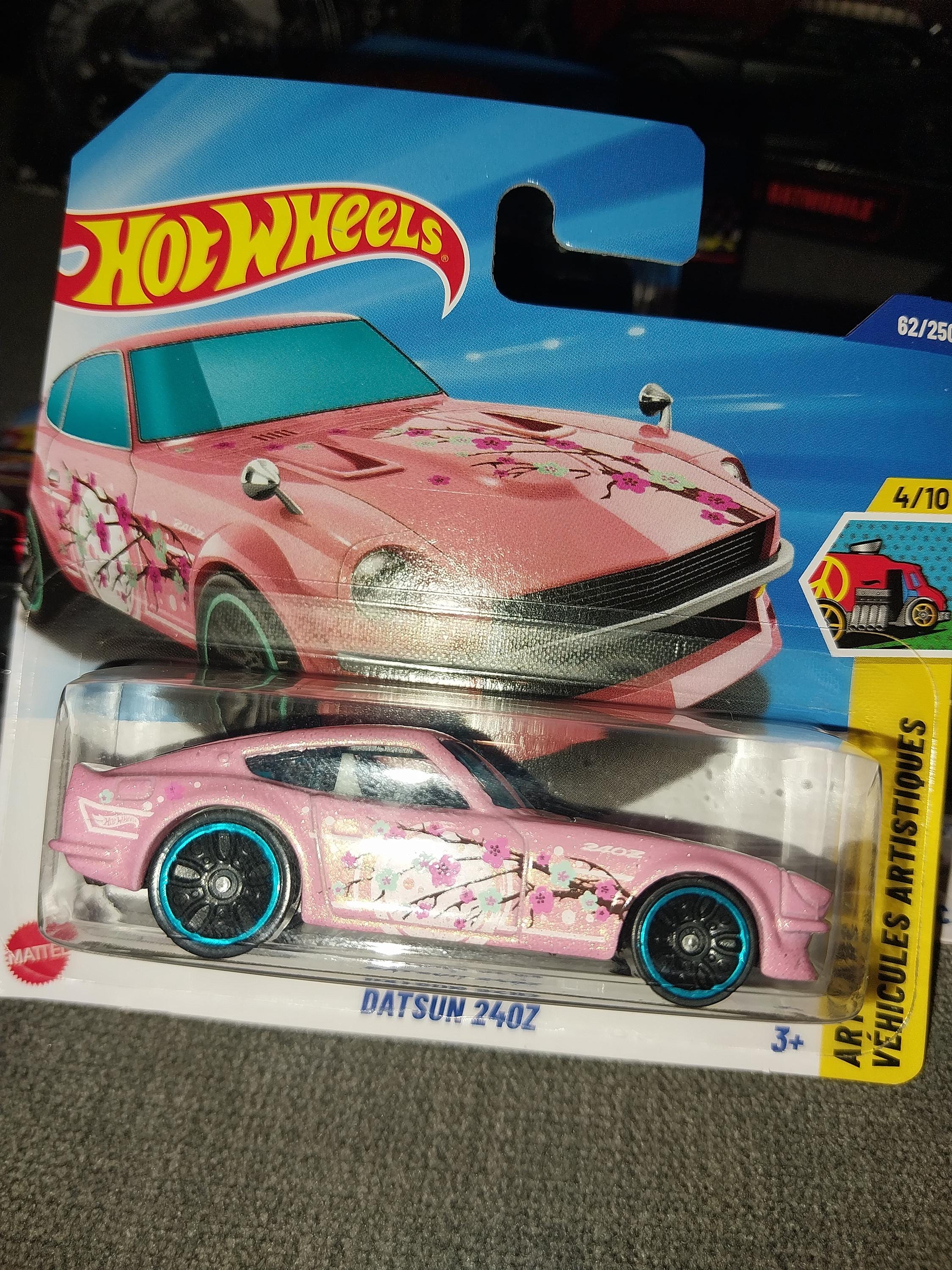 ホットウィール ピンク ダットサン 240Z アートカー：レアなショート