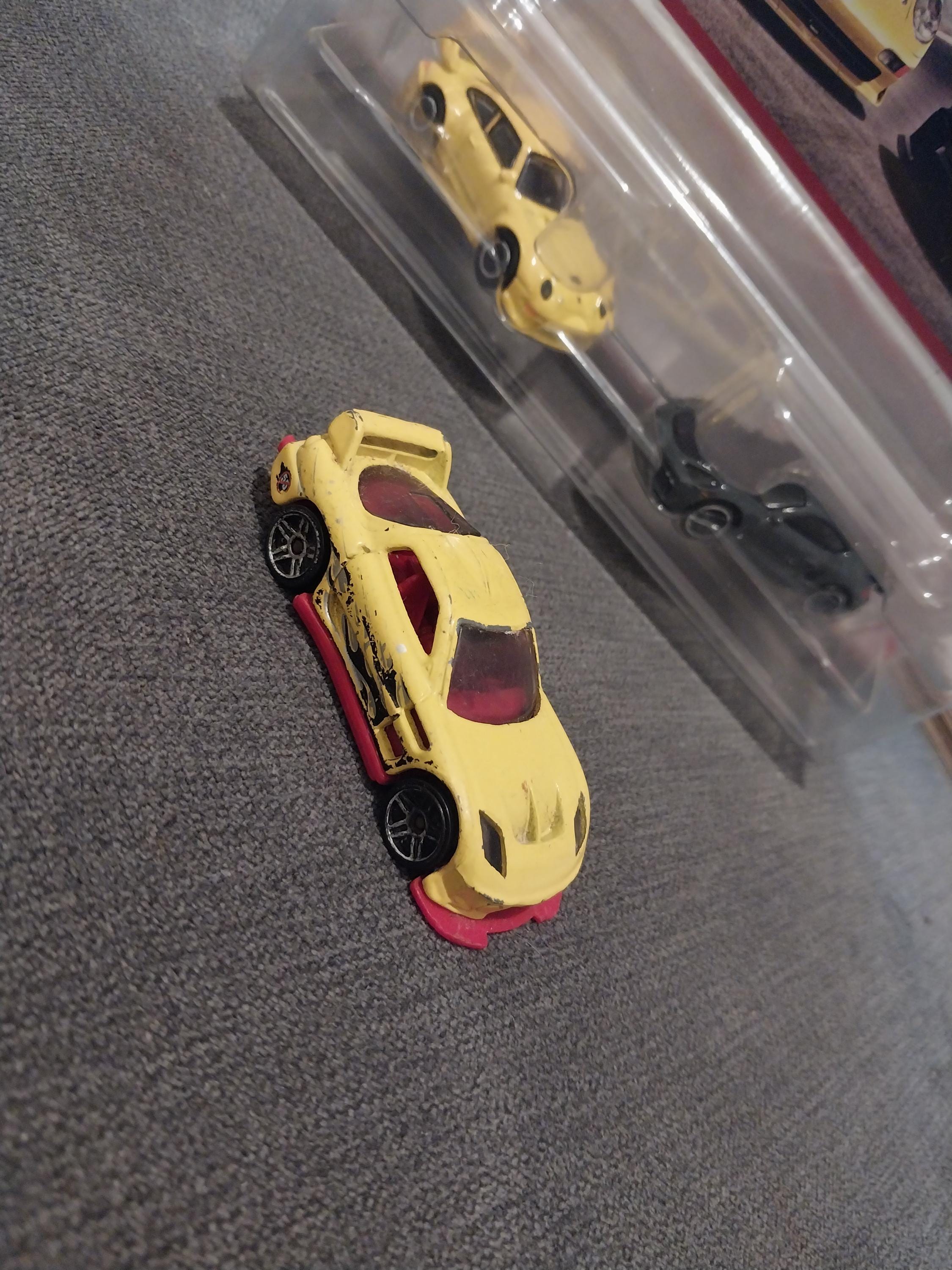 Assortment of loose vintage hotwheels from the 90s and earu 2000s Rare Collectables great gift for collectors or kids or any car intuseist