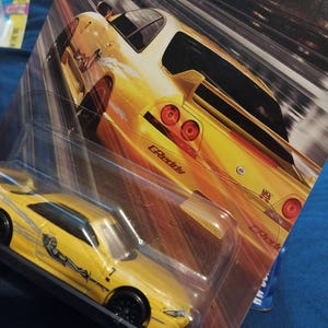 Hotwheels 2024 Fast & Furious Vincent jaune Nissan Skyline R33 Carte longue à trouver en bel état, beau cadeau pour petits et grands