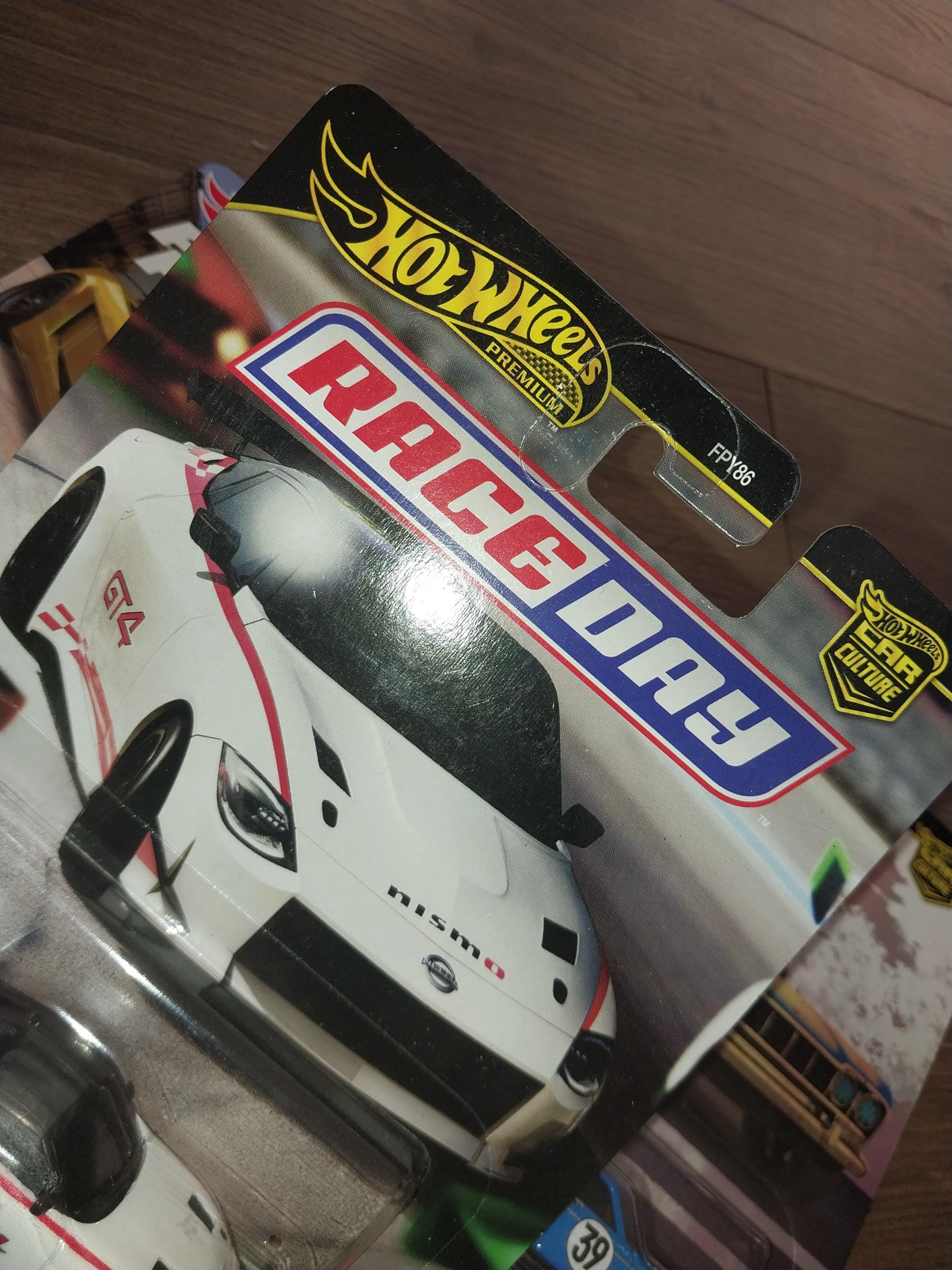 Hotwheels Premium Race Day Car Culture 2023 Nissan Z GT4 Rare to