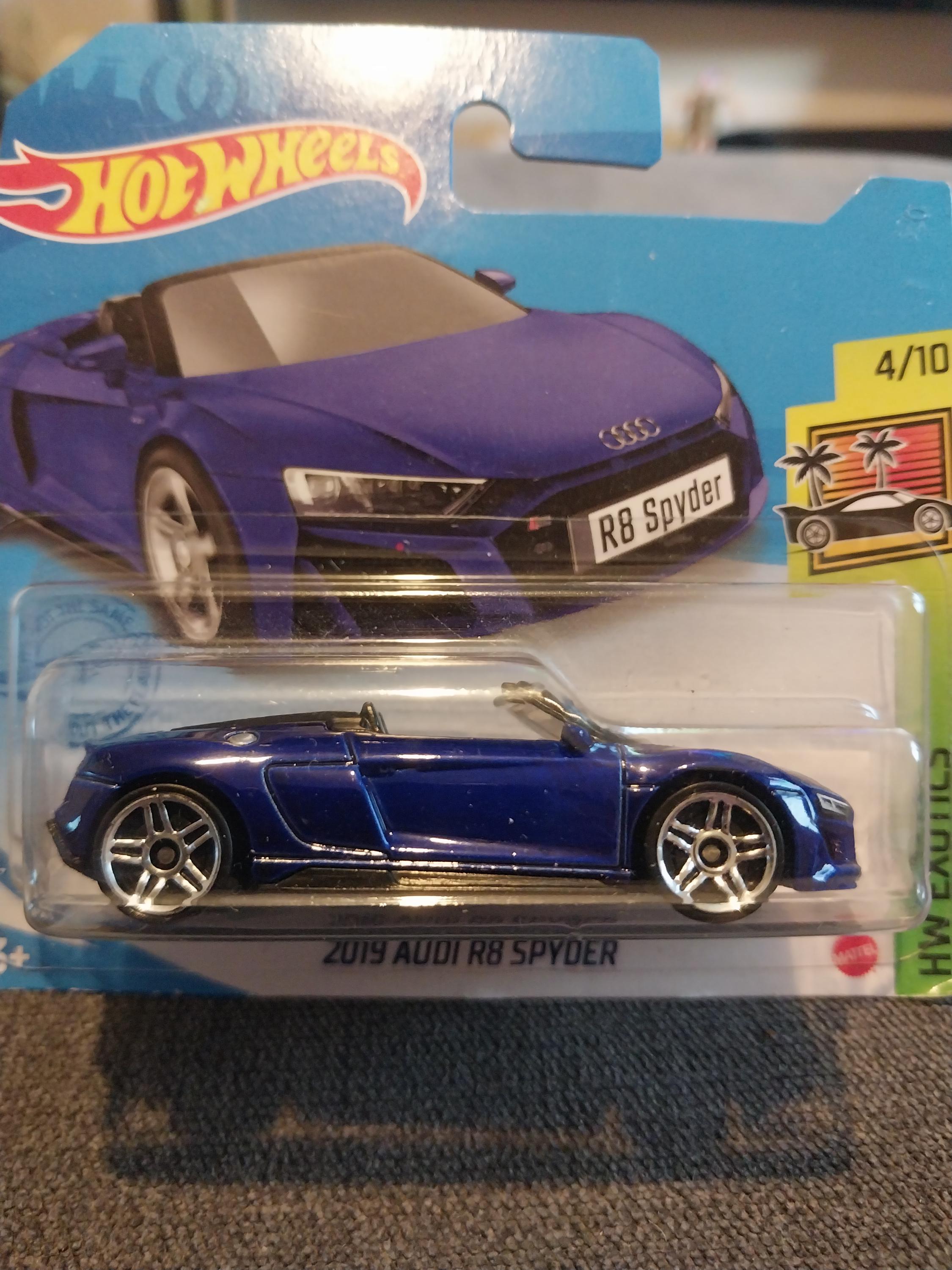 Hot Wheels 2019 Audi R8 Spyder Diecast - HW Exotics 4/10, Blue, 1:64 Scale