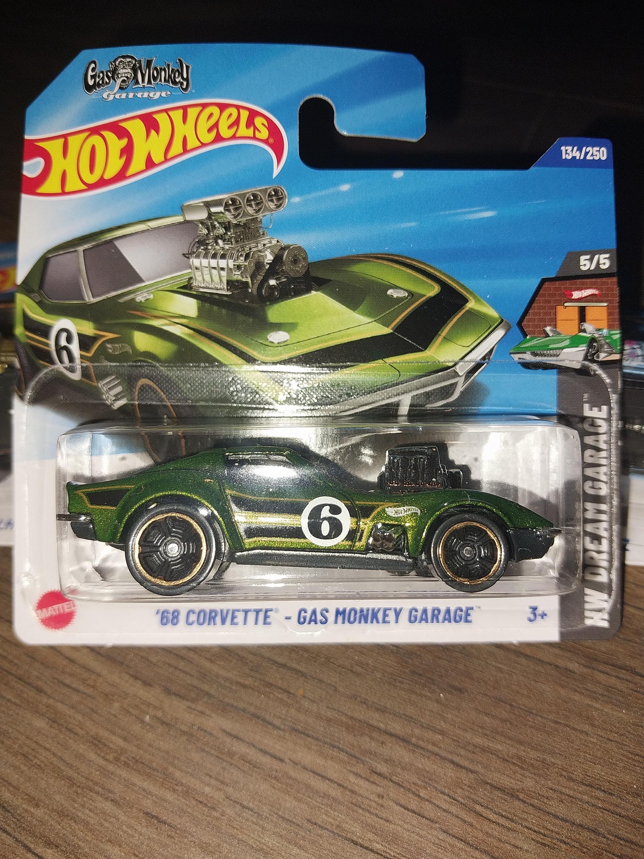 Hot Wheels '68 Corvette Gas Monkey - Dream Garage Edition Short