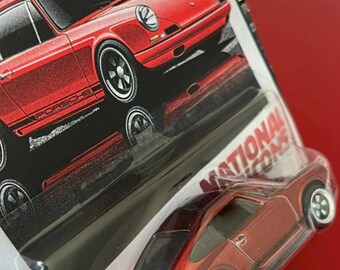 Hot Wheels Premium 1967 Porsche 911 R &ndash; Serie Porsche #67 &ndash; Gialla &ndash; Scala 1:64 &ndash; Usata Ma Mai Esposta