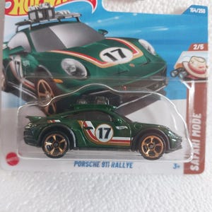 Hot Wheels Porsche 911 Rallye: Green Sarfari Mode Diecast Car