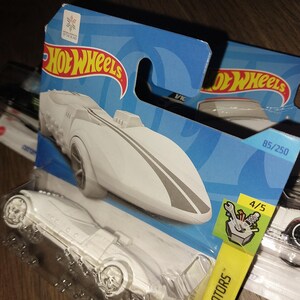 Hotwheels Experimotors Braille Racer Twin Mill branco, cartão curto, raro de encontrar, em excelentes condições, lindo presente para todas as idades