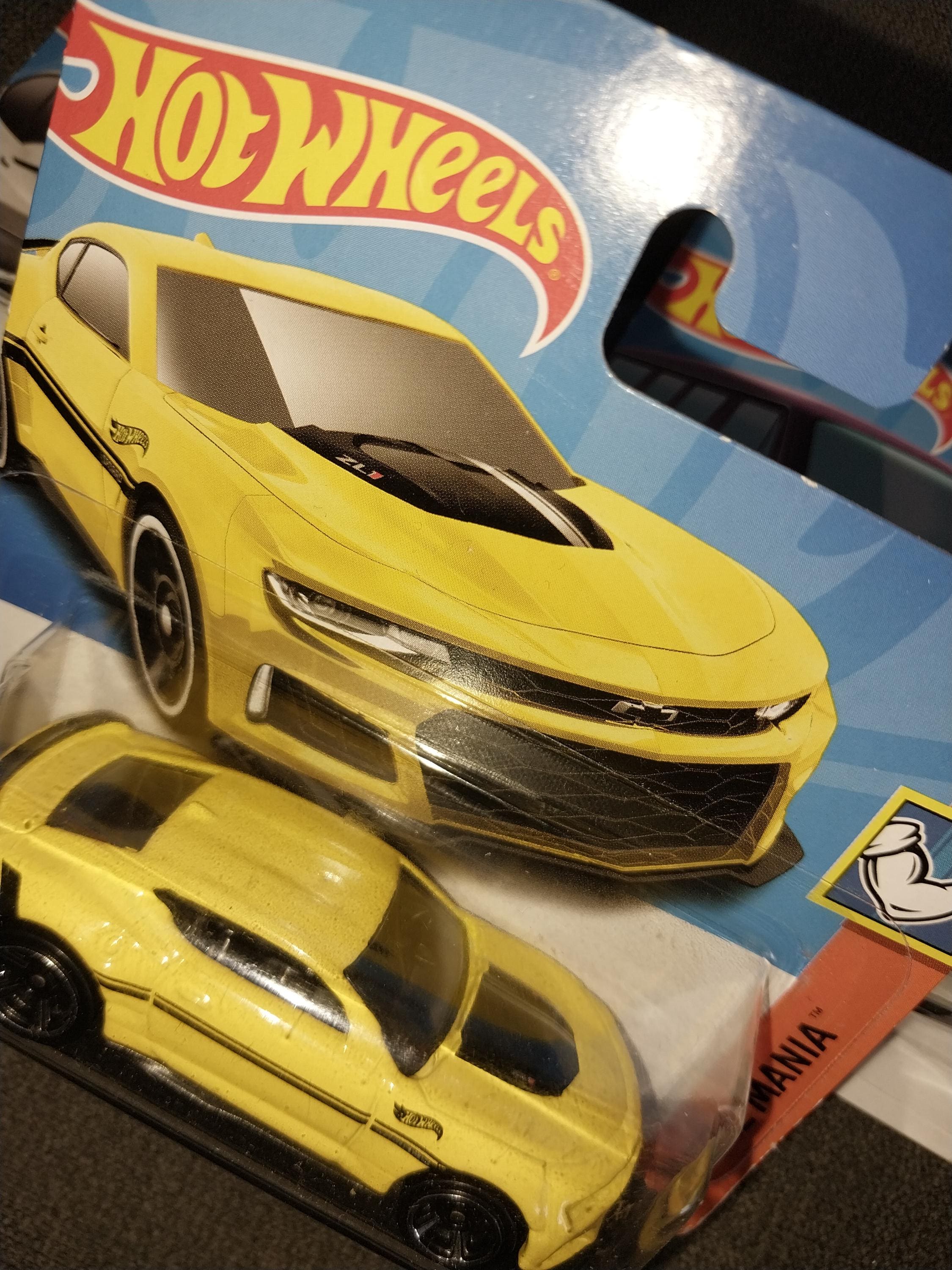 ホットウィール イエロー バンブルビー カマロ ZL1: マッスルマニア