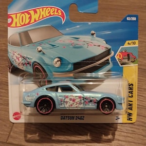 Hot Wheels Datsun 240Z: Blue Flower Art Car, Short Card