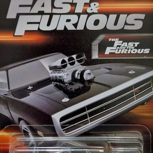 Hot Wheels Fast & Furious 70 Dodge Charger RT 1/10, raro de encontrar, en excelentes condiciones, tarjeta larga, hermoso regalo para todas las edades