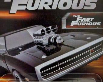 ホットウィール '70 ダッジ チャージャー R/T ワイルドスピード Amazon | Hot Wheels '70 Dodge Charger R/T, [Black] Fast