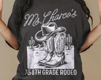 Individuell gestaltetes Cowboy-Lehrer-T-Shirt – Comfort Colors Rodeo-Shirt mit Stiefeln und Hut