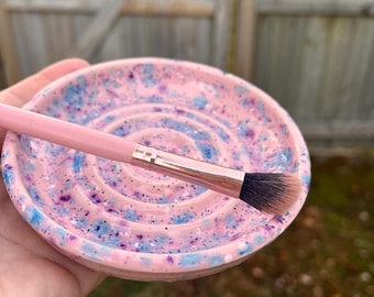 Ceramic Makeup Brush Cleaner Dish | Pink Speckled Brush Cleaning Plate | Handmade Pottery Brush Scrubber | Beauty Lover Gift