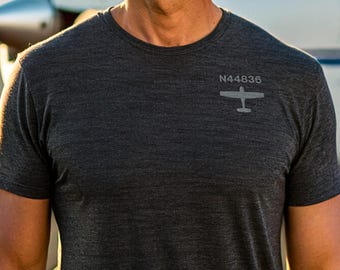 Camiseta personalizada com número de cauda bordado para pai piloto, presente para pai piloto, camiseta de avião, camiseta personalizada para pilotos.