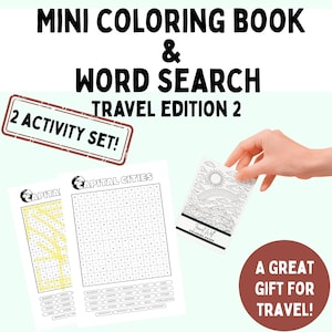 Op de afbeelding: Een reis-thema activiteitenset met een mini kleurboek en woordzoeker. De set bevat twee activiteitenboeken met de tekst "CAPITAL CITIES" en een klein kleurboek met een berg- en regenboogontwerp. De tekst "A GREAT GIFT FOR TRAVEL!" is ook zichtbaar.