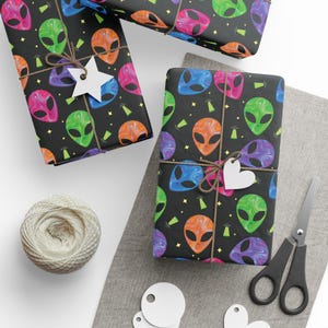 Alien Wrapping Paper Roll Alien Party Decor Gift Wrap for Kids Space ...