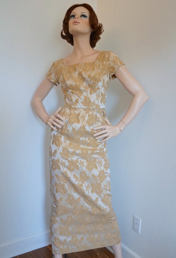 Vintage 1950s 1960s Dress /  50s 60s Gold Damask F